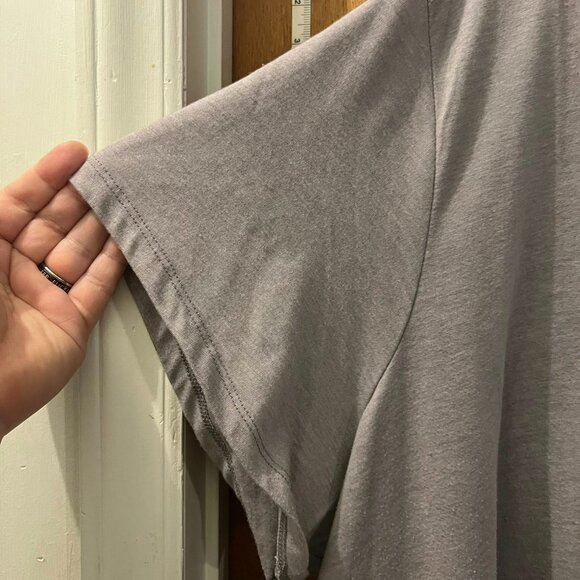 Size 5(5X) - Torrid - Light Gray V-Neck Classic Fit T-Shirt - Picture 3 of 5